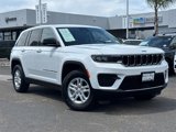 Used 2023 Jeep Grand Cherokee Laredo image 2