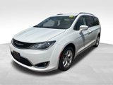 Used 2017 Chrysler Pacifica Touring-L Plus image 2