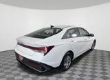 New 2025 Hyundai Elantra SE image 3