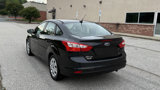 Used 2012 Ford Focus SE w/ SE Winter Pkg image 5
