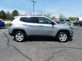 Used 2022 Jeep Compass Latitude image 2