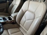 Certified 2024 Porsche Macan image 5