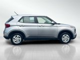 Used 2024 Hyundai Venue SE image 3