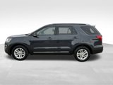 Used 2017 Ford Explorer XLT image 2