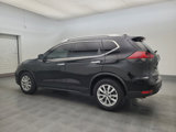 Used 2018 Nissan Rogue SV image 3