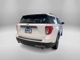 Used 2022 Ford Explorer XLT w/ Equipment Group 202A image 4