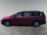 Used 2022 Chrysler Pacifica Touring-L image 5