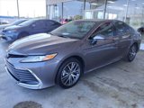 Used 2022 Toyota Camry XLE image 3