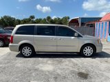 Used 2014 Chrysler Town & Country Touring image 4
