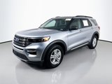 Certified 2022 Ford Explorer XLT w/ Equipment Group 202A image 3