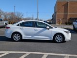 Used 2022 Toyota Corolla LE image 3