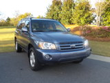Used 2005 Toyota Highlander 4WD V6 w/ 3rd Row image 3