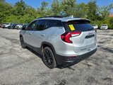 Used 2022 GMC Terrain SLE w/ Driver Convenience Package image 4