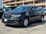 Certified 2023 Chrysler Pacifica Touring-L image 4