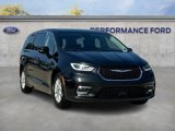 Used 2024 Chrysler Pacifica Touring-L image 4