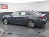 Used 2019 Toyota Avalon Limited image 2