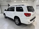 Used 2017 Toyota Sequoia SR5 image 3
