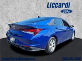 Used 2021 Hyundai Elantra SE image 2