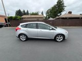 Used 2013 Ford Focus SE w/ SE Winter Pkg image 3