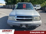 Used 2003 Chevrolet Tracker 4WD image 2