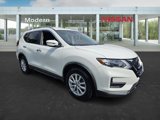 Used 2020 Nissan Rogue SV image 3