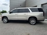 Used 2022 Cadillac Escalade ESV Premium Luxury image 4