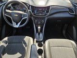Used 2022 Chevrolet Trax LT w/ LT Convenience Package image 6