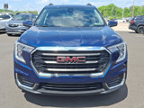 Used 2022 GMC Terrain SLE w/ Driver Convenience Package image 2