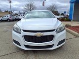 Used 2015 Chevrolet Malibu LT image 2