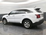 Used 2022 Kia Sorento LX image 2