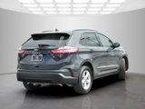 Used 2021 Ford Edge SE image 4
