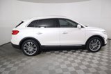 Used 2016 Lincoln MKX Reserve w/ Driver Assistance Package image 4