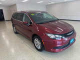 Used 2023 Chrysler Voyager LX image 3
