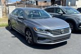Certified 2022 Volkswagen Passat 2.0T SE image 2