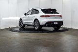 Certified 2024 Porsche Macan image 3
