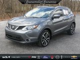 Used 2017 Nissan Rogue Sport SL w/ SL Premium Package image 2