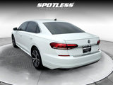 Used 2021 Volkswagen Passat 2.0T SE image 4