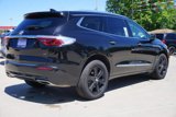 Used 2024 Buick Enclave Essence image 3