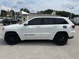 Used 2017 Jeep Grand Cherokee Altitude image 4