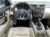 Used 2017 Nissan Rogue SV image 2
