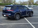 Used 2022 Nissan Pathfinder SV image 3