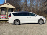 Used 2020 Chrysler Pacifica Touring-L image 6