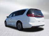 Used 2022 Chrysler Pacifica Limited image 3