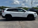 Used 2023 Jeep Cherokee Altitude Lux image 2