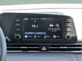 Used 2025 Hyundai Elantra SE image 3
