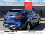 Used 2017 Nissan Rogue SV image 3