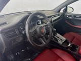 Certified 2025 Porsche Macan image 4