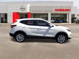 Used 2022 Nissan Rogue Sport SV image 2