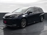 Used 2023 Toyota Sienna XLE image 2