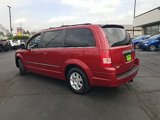 Used 2009 Chrysler Town & Country Touring image 4